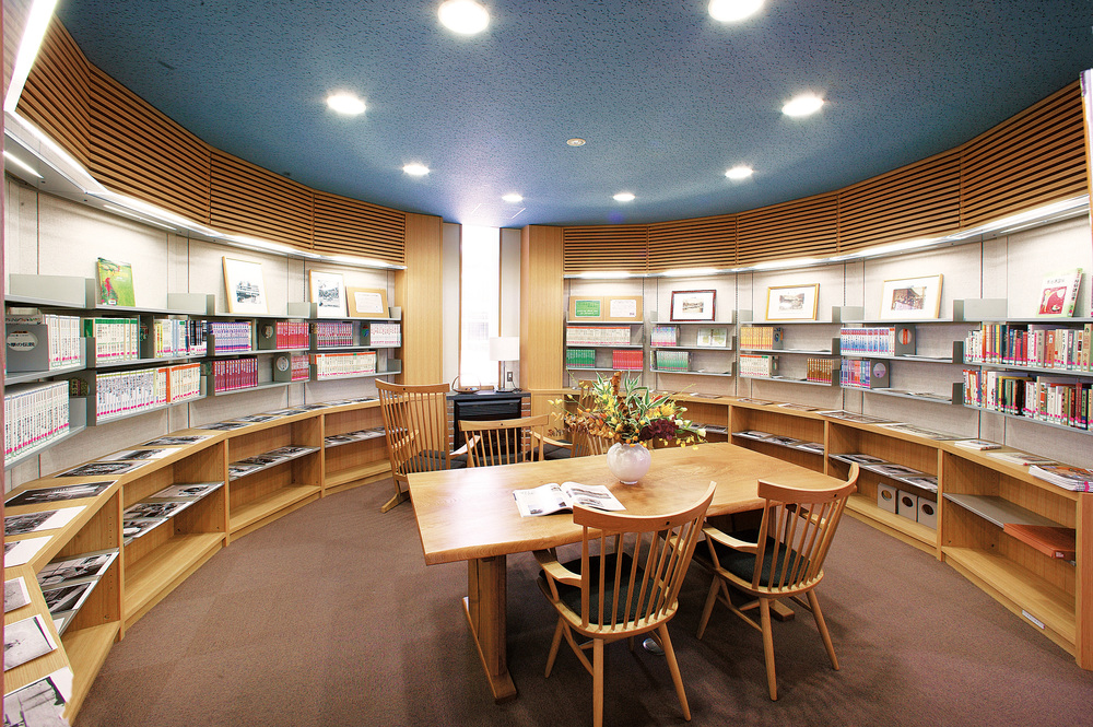本棚 ブックシェルフ 木製 図書館 - 本収納